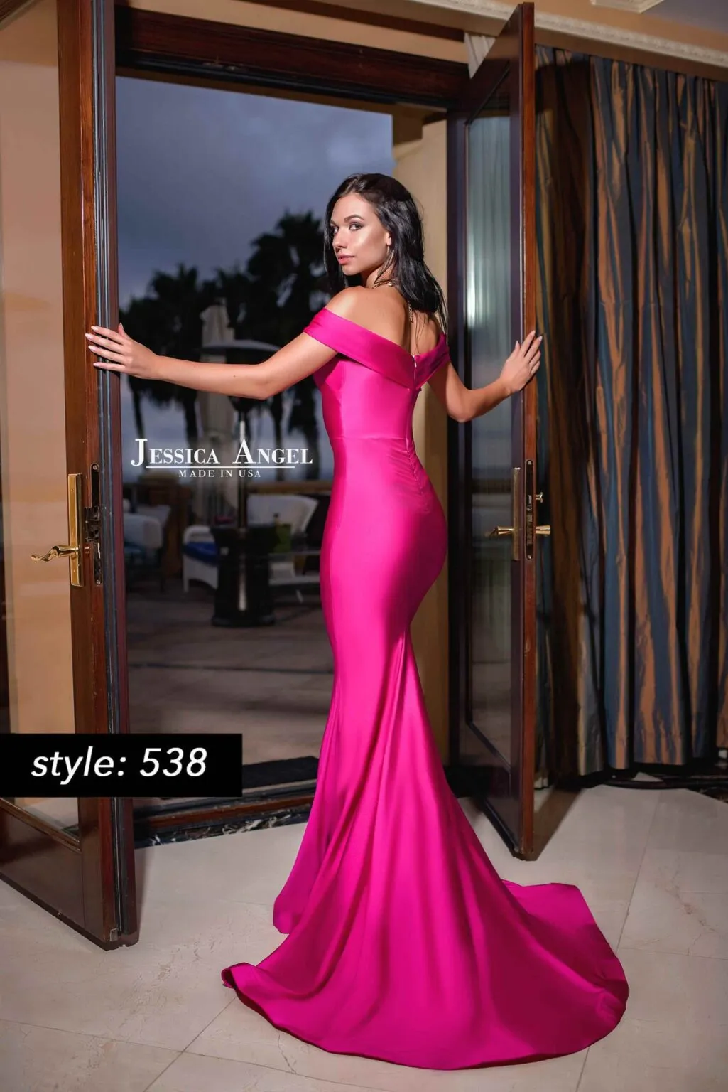 538 Jessica Angel (Curve)