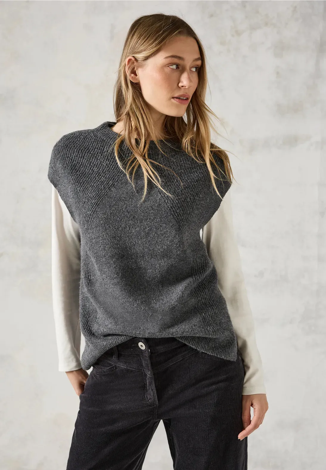 Cecil Sleeveless turtle neck knit in Lilac or Charcoal