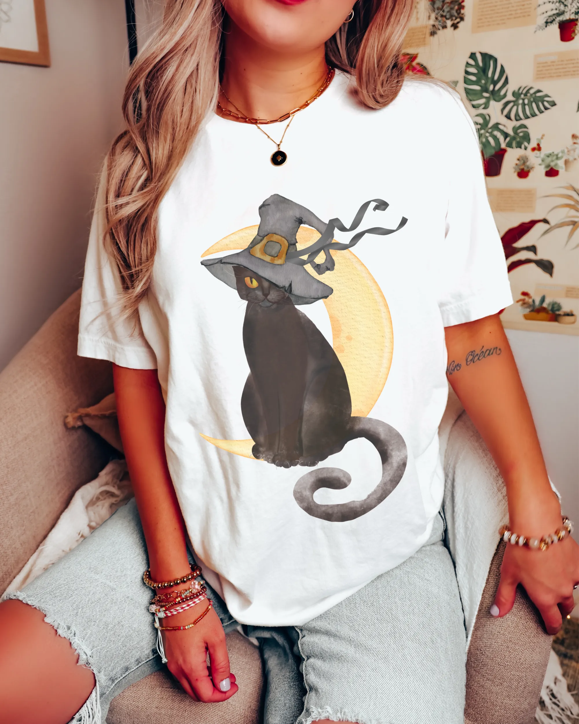 Halloween Comfort Colors® T-Shirt, Watercolor Black Cat Women's Gothic Retro Design T-Shirt