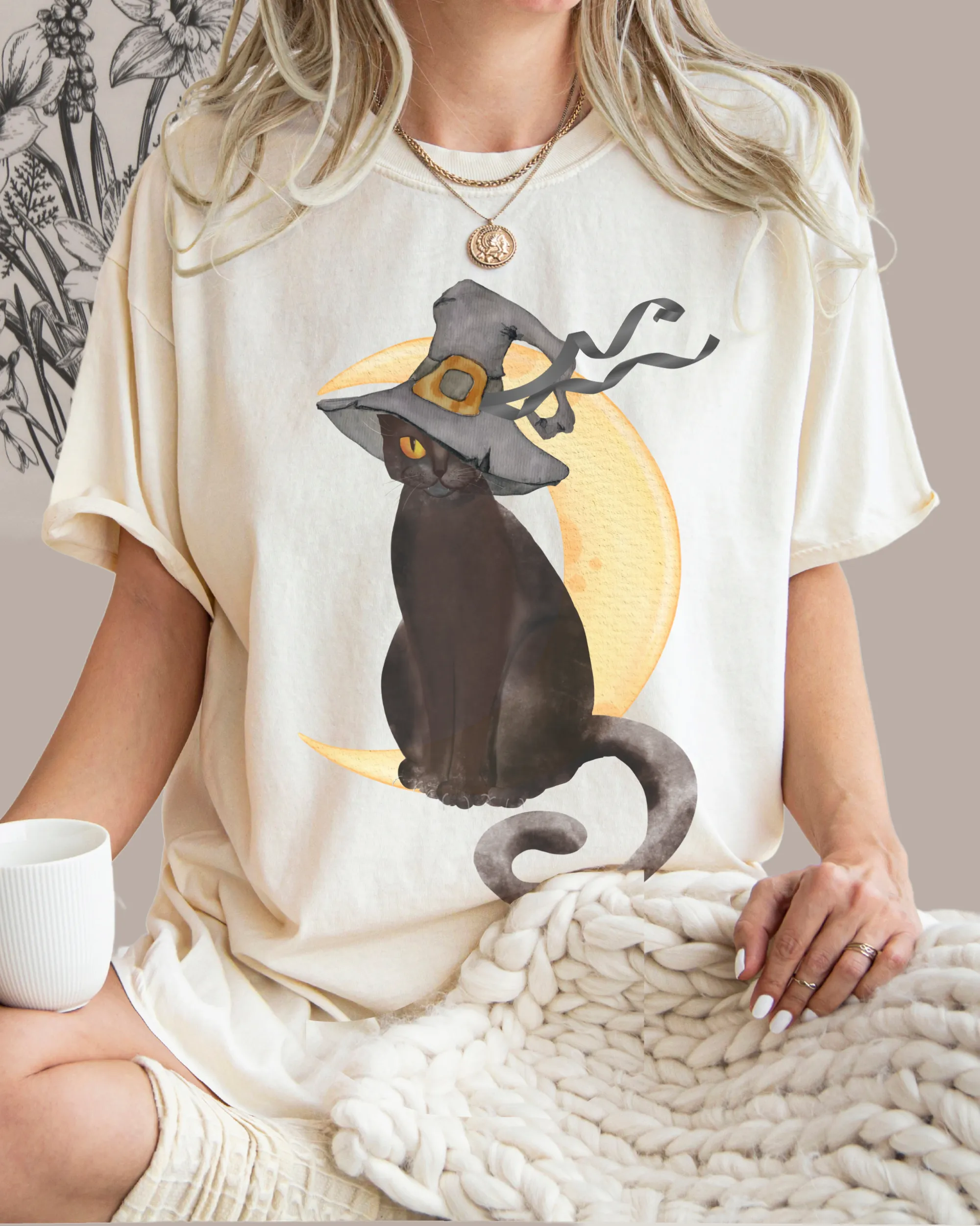 Halloween Comfort Colors® T-Shirt, Watercolor Black Cat Women's Gothic Retro Design T-Shirt