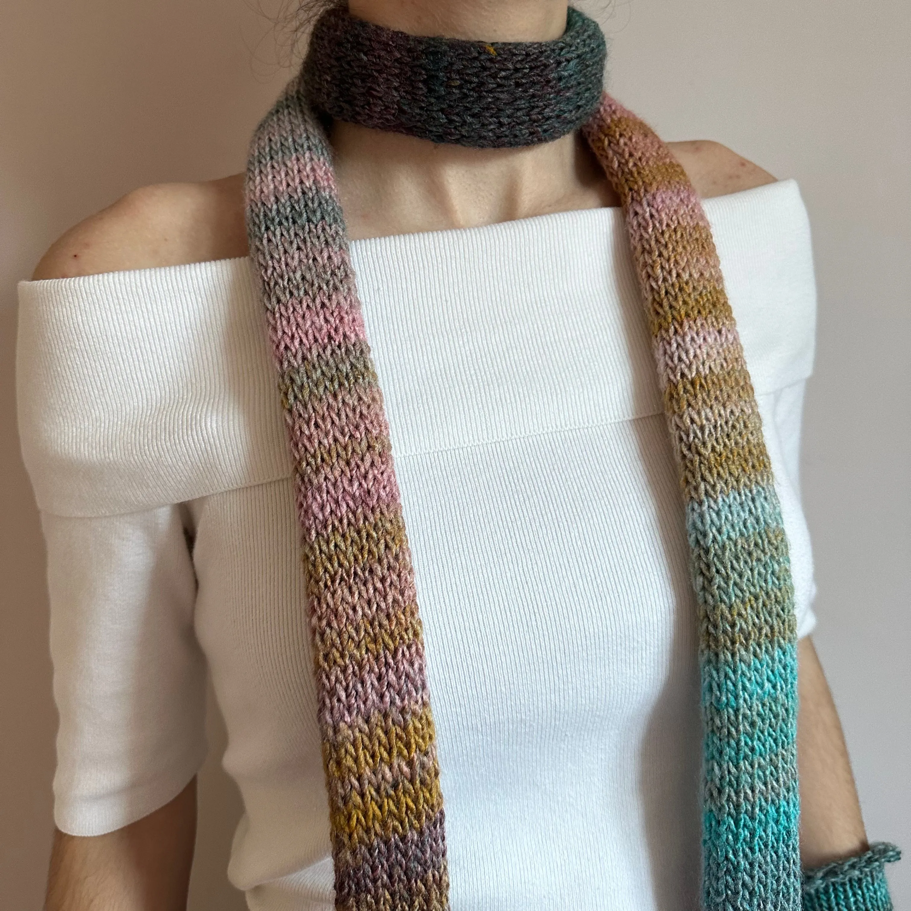 Handmade Alba knitted ombré skinny scarf