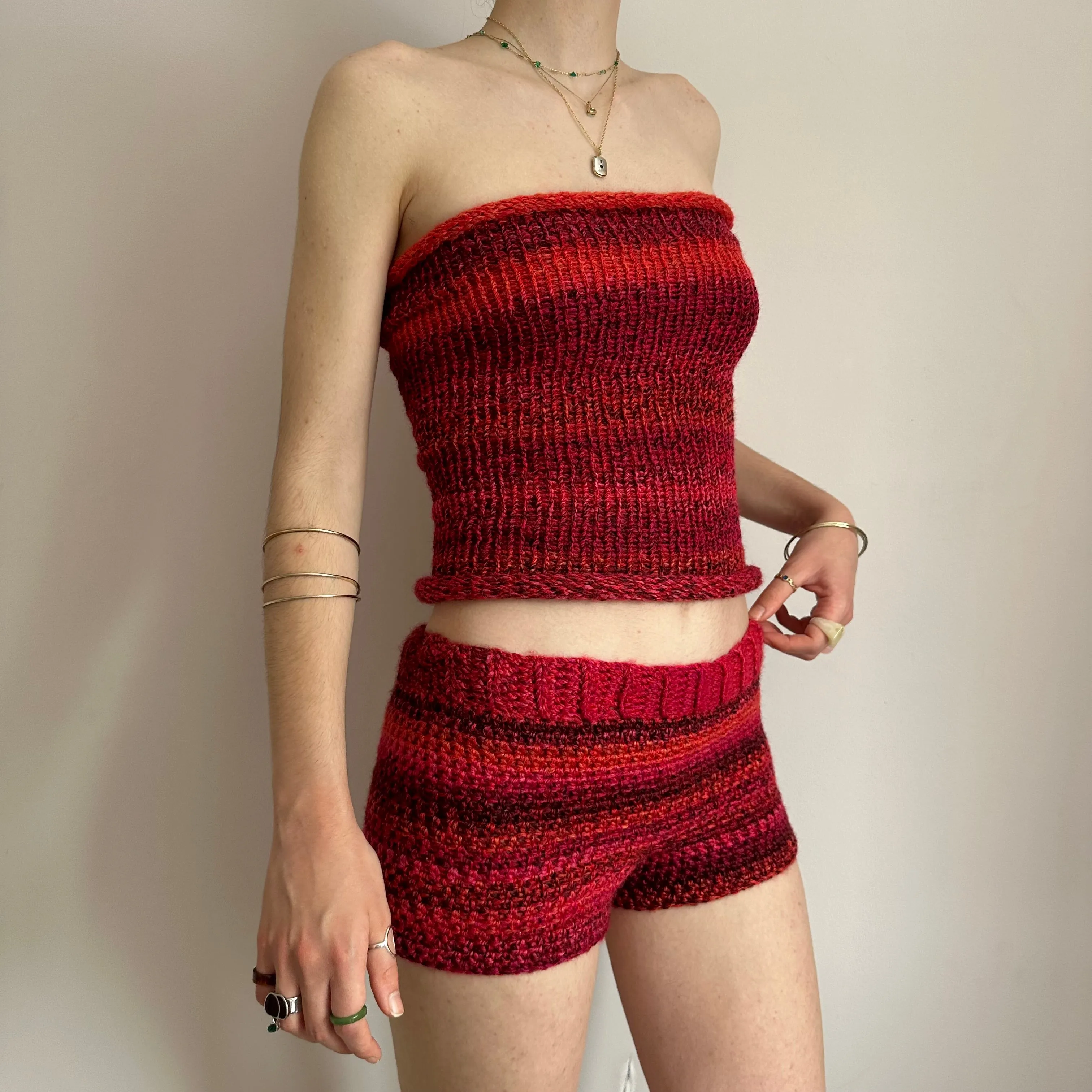 Matching set: ombré red striped crochet shorts and knit bandeau top