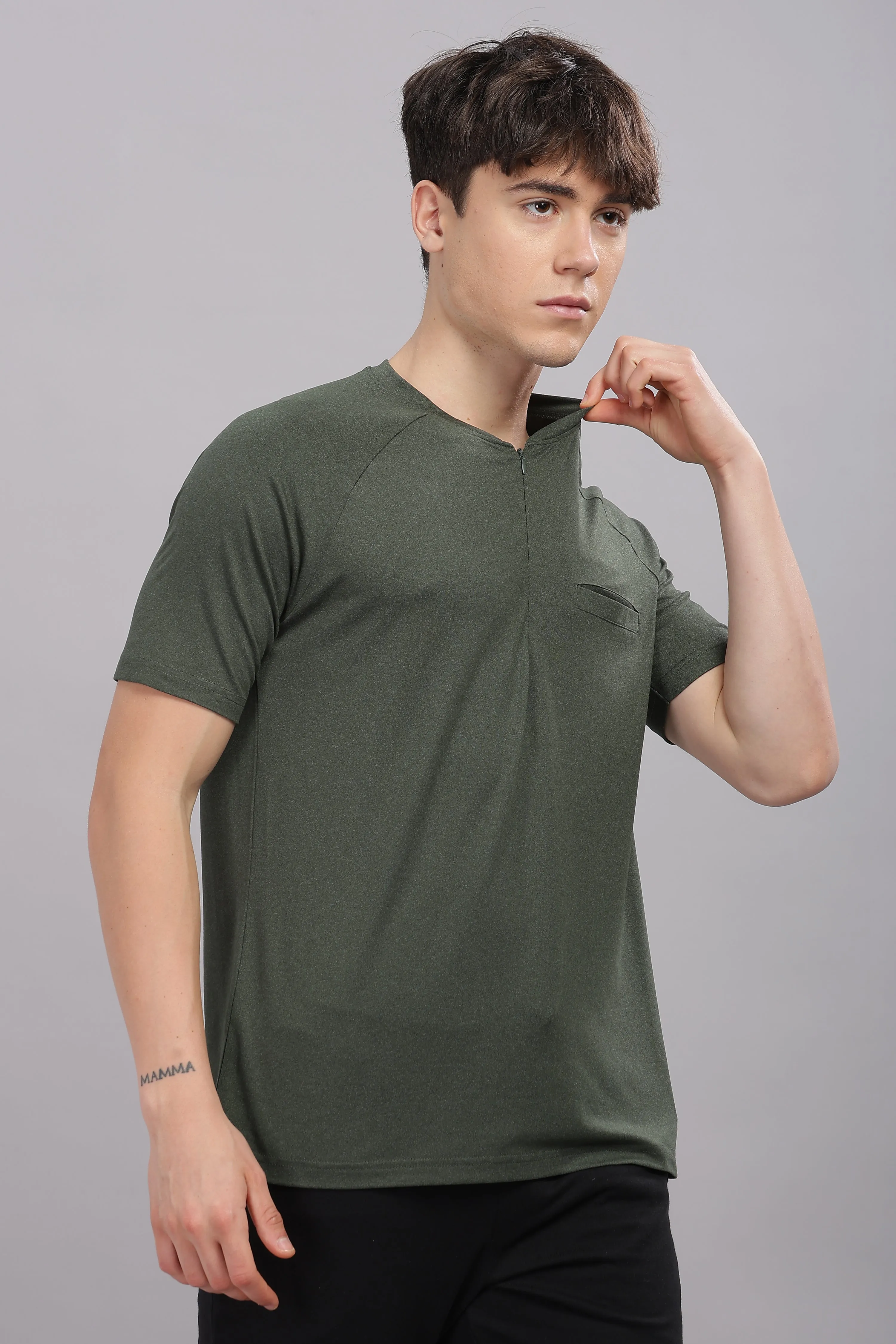 Men's Super Comfy raglan sleeve casual T shirt with chest pocket  (OLIVE)