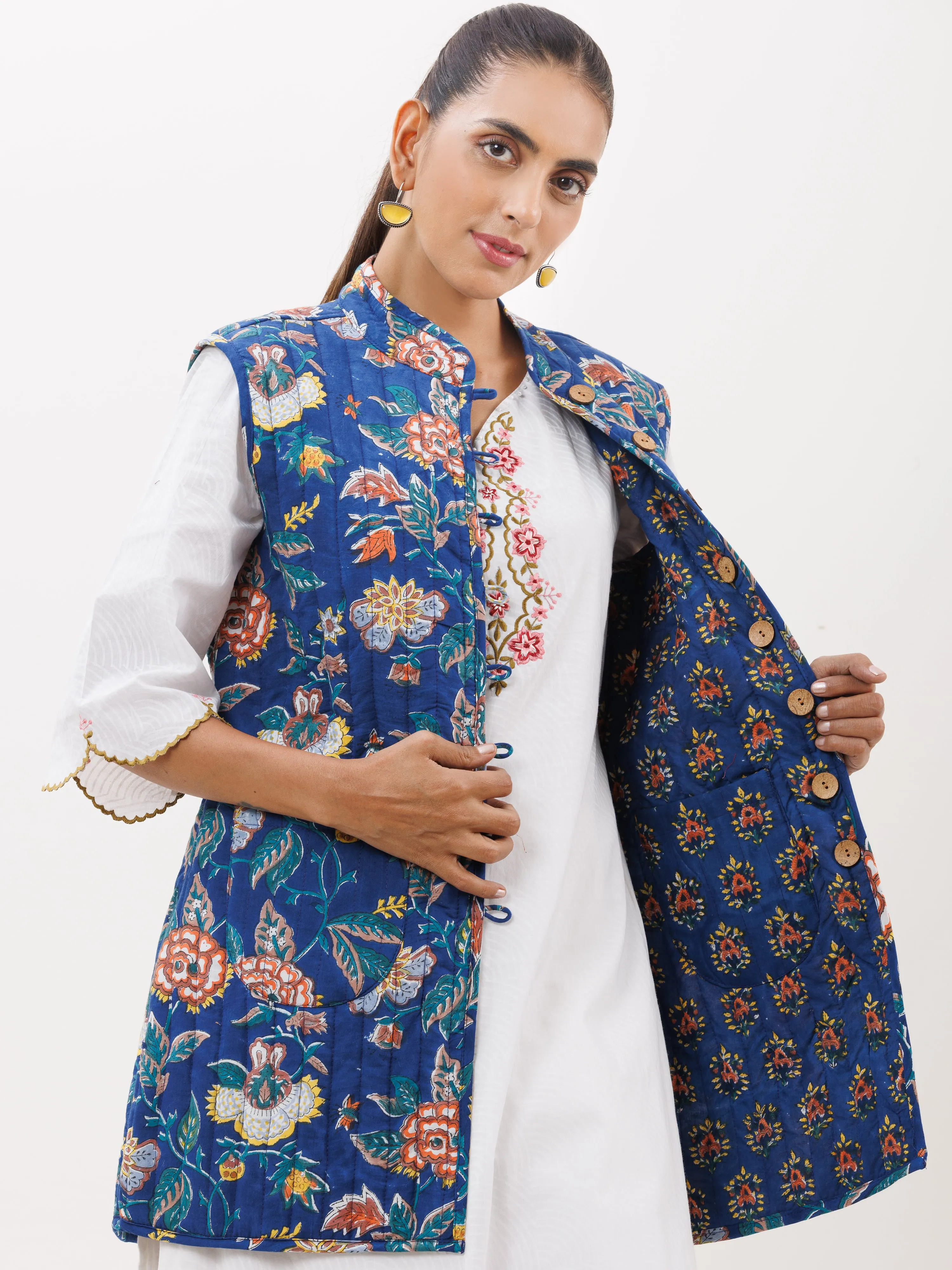 Shishir Riya Quilted Reversible Sleeveless Jacket