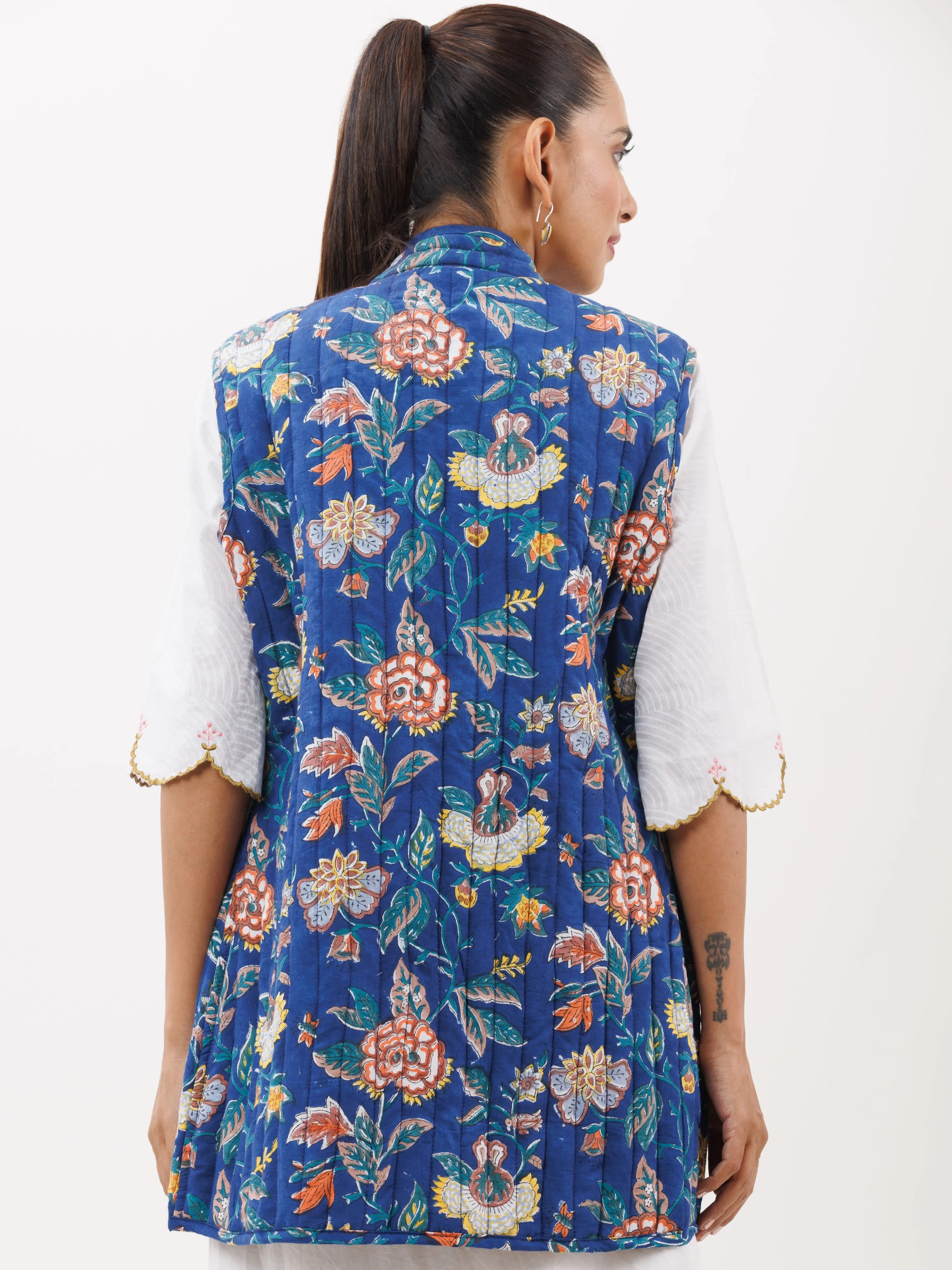 Shishir Riya Quilted Reversible Sleeveless Jacket