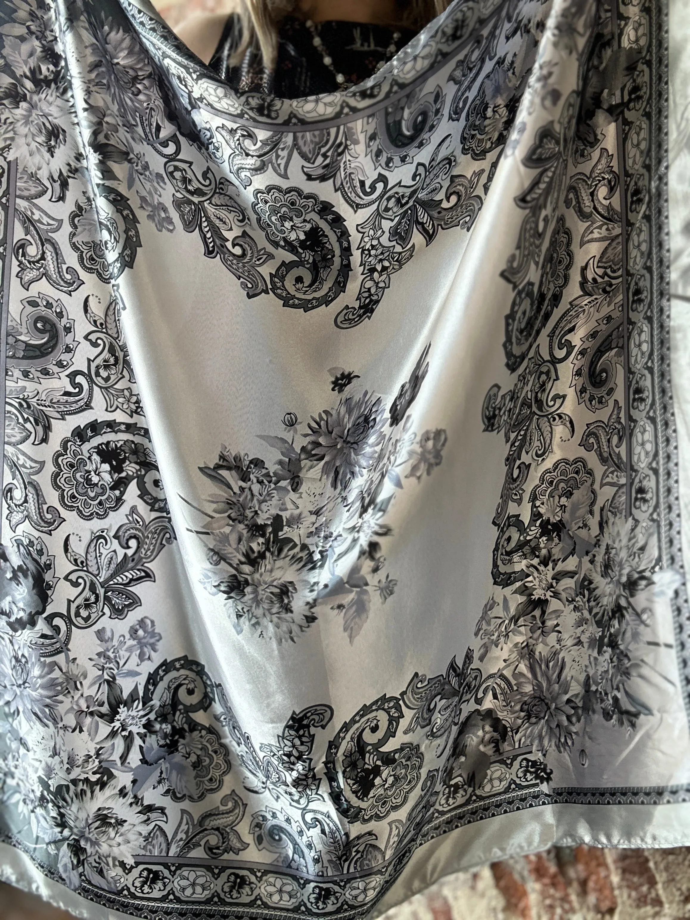 Weston White & Silver Floral Wild Rag