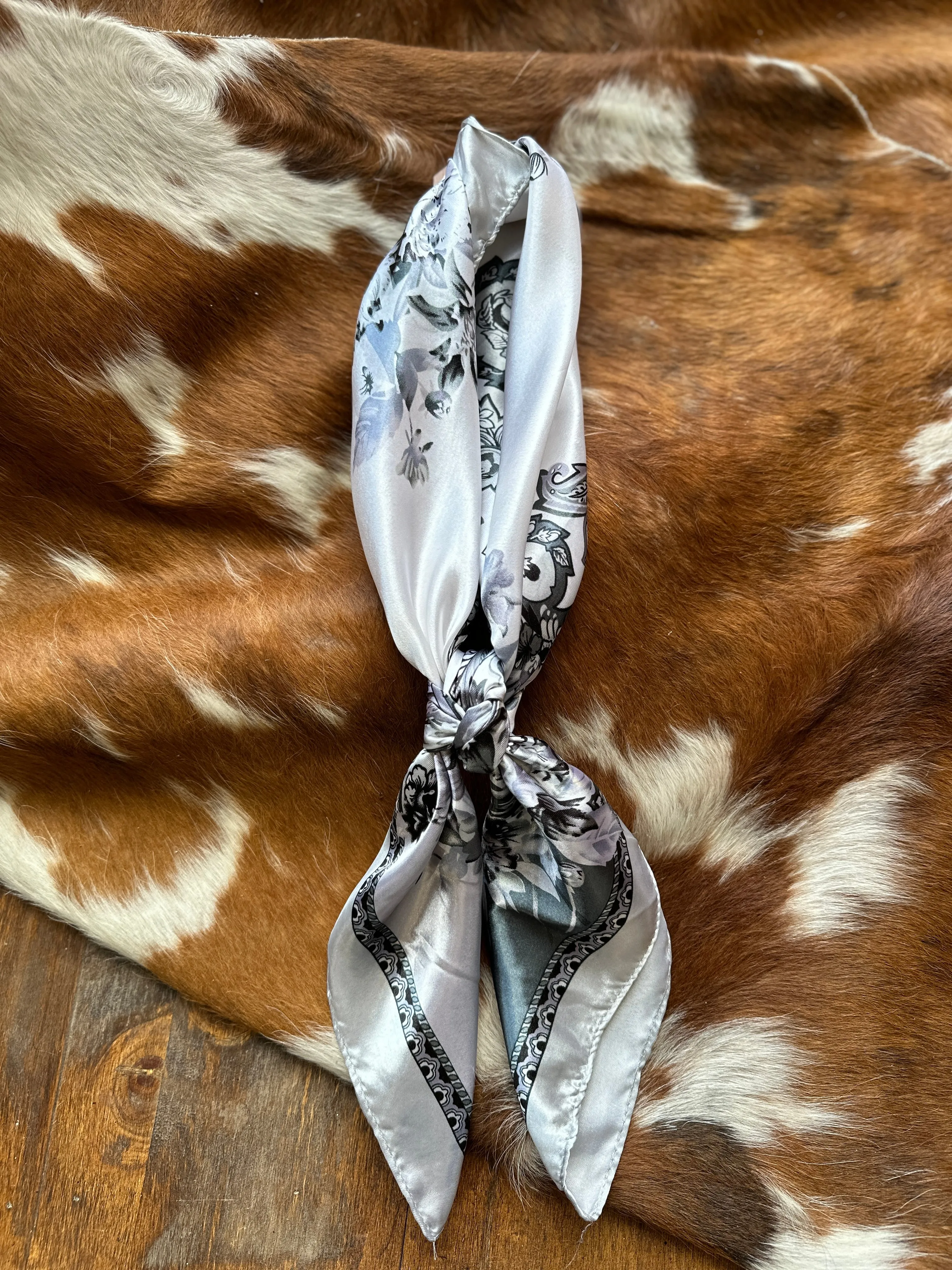 Weston White & Silver Floral Wild Rag